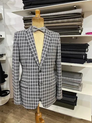 Garnitury na miarę. Pracownia krawiecka Tomi Toruń.